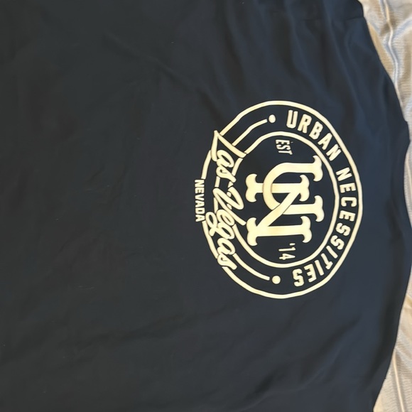 Urban Necessities shirt - Picture 5 of 5